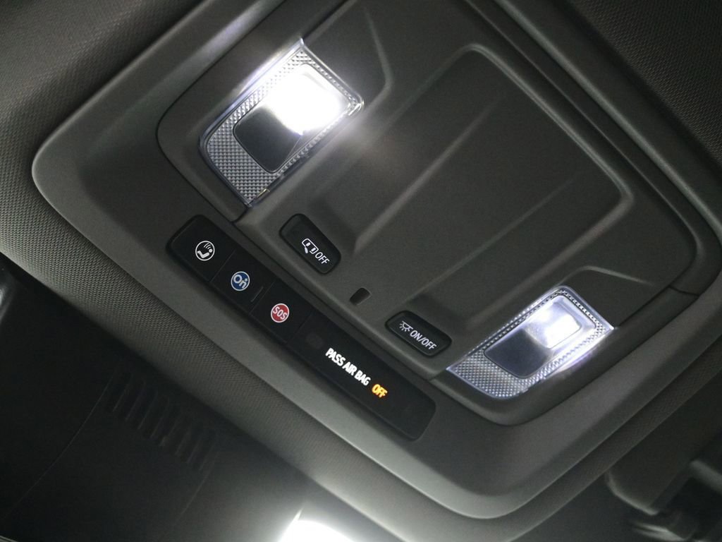 Used 2025 Chevrolet Silverado 2500 LT w/ Convenience Package image 19