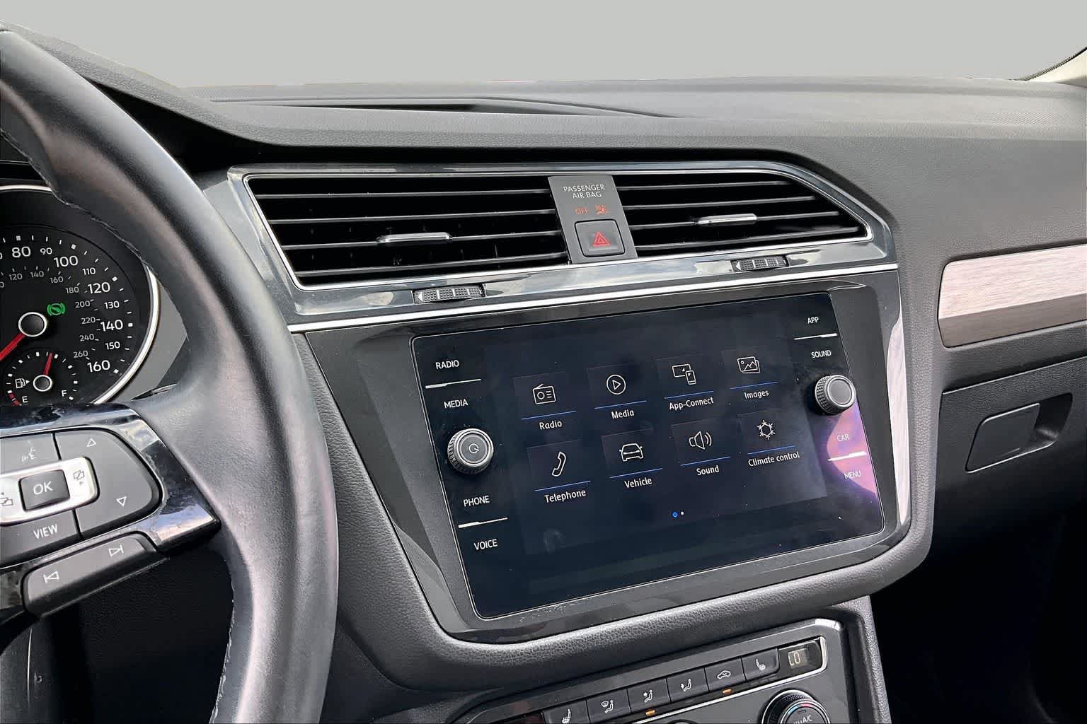 Used 2019 Volkswagen Tiguan SE w/ Panoramic Sunroof Package FWD image 6