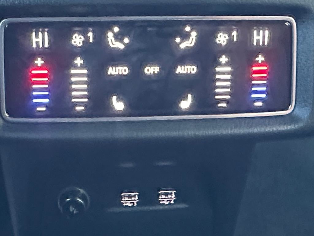 Used 2019 Audi e-tron Premium Plus image 26