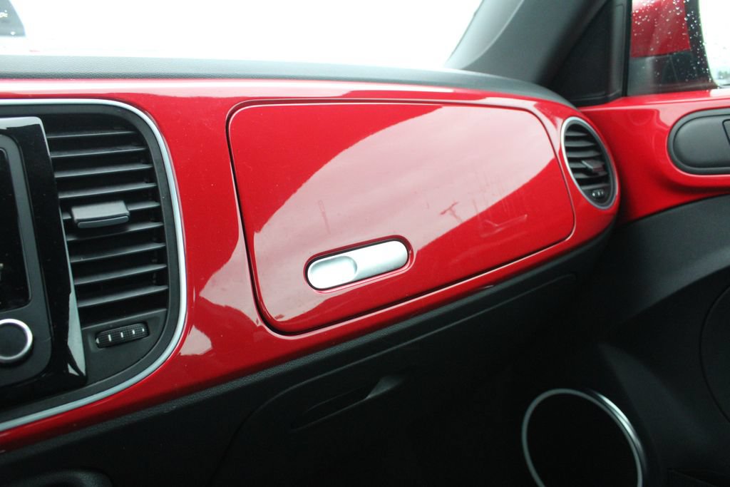 Used 2012 Volkswagen Beetle 2.5 FWD image 17