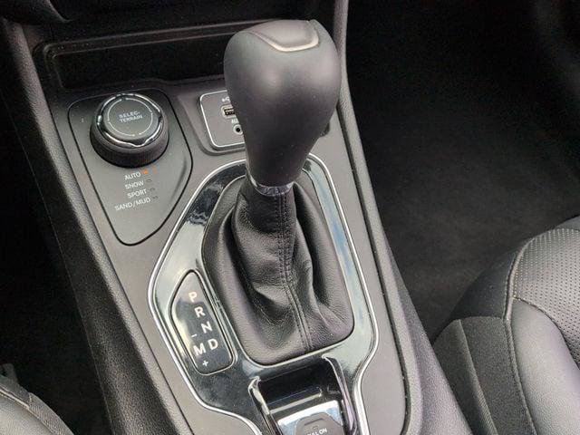 Certified 2021 Jeep Cherokee Limited AWD/4WD image 12