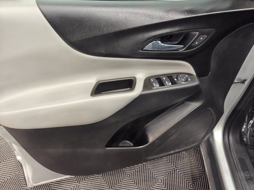 Used 2021 Chevrolet Equinox LS w/ LS Convenience Package FWD image 41