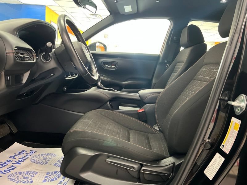 Used 2025 Honda HR-V Sport image 17
