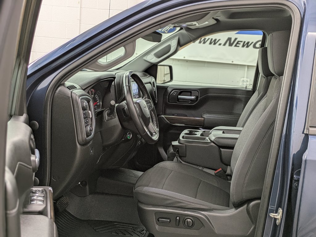 Used 2021 Chevrolet Silverado 1500 RST w/ Z71 Off-Road Package AWD/4WD image 4