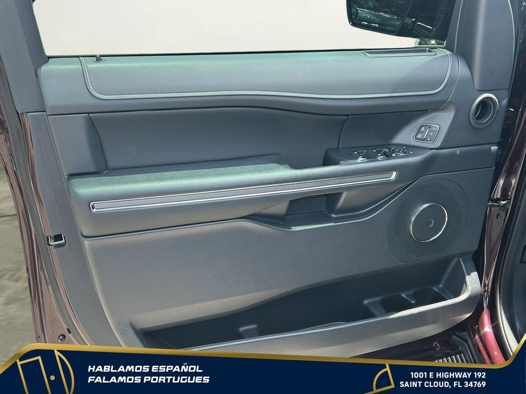 Used 2024 Ford Expedition XLT RWD image 10