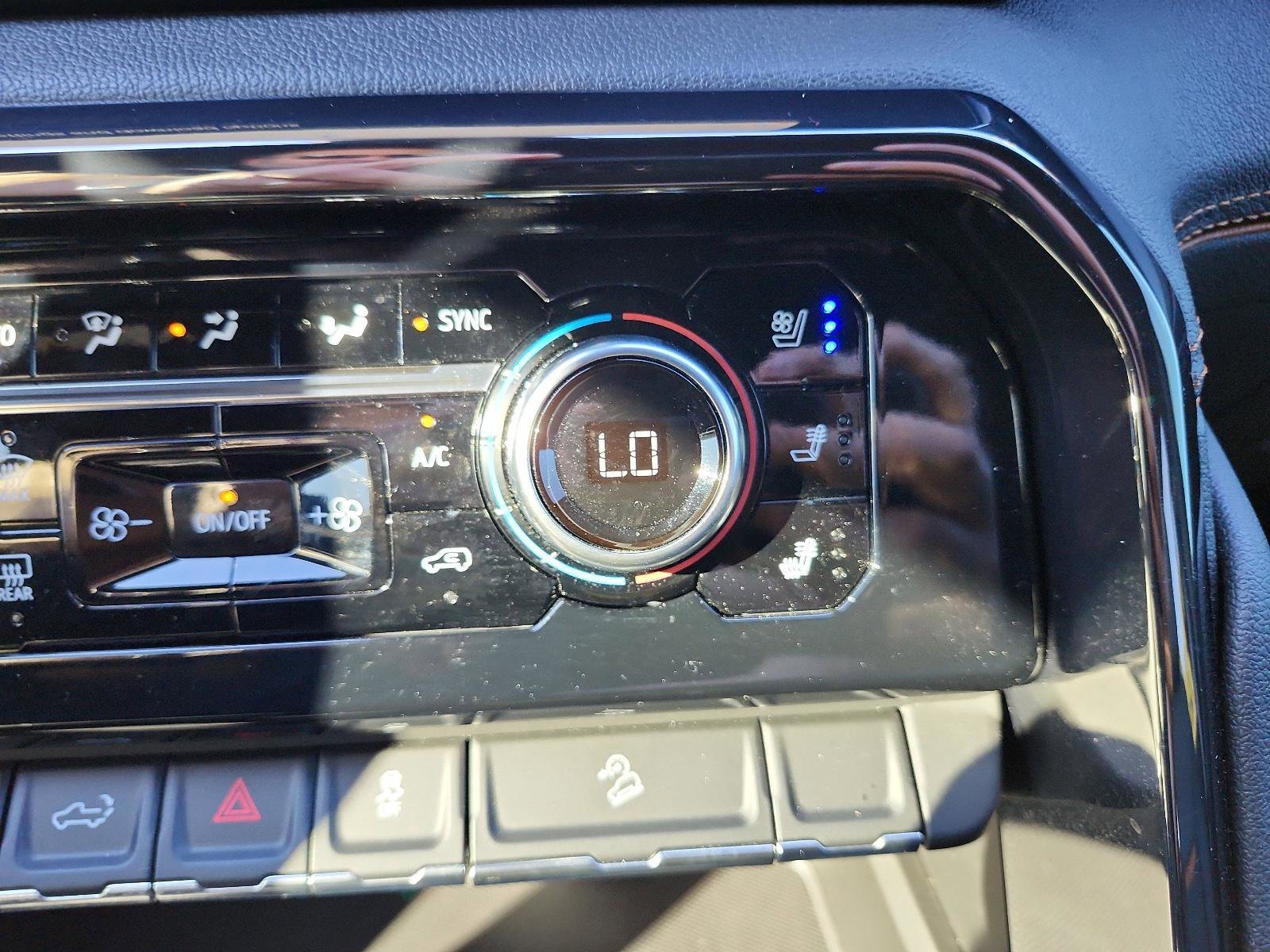 Used 2024 GMC Sierra 1500 AT4 w/ Technology Package image 20