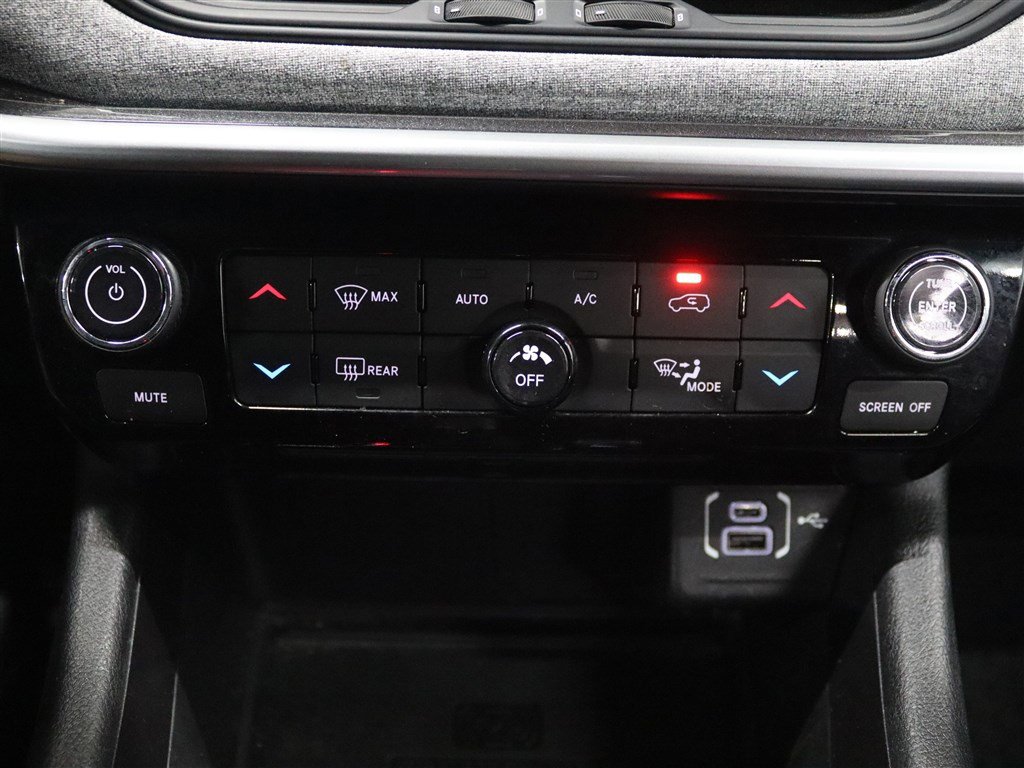 Used 2023 Jeep Compass Latitude w/ Convenience Group image 28