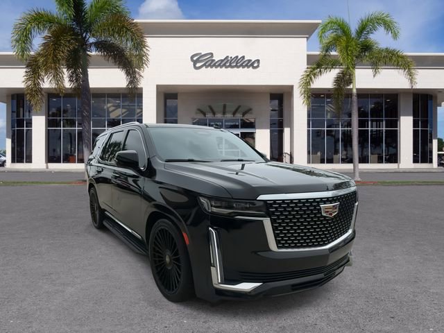 Used 2023 Cadillac Escalade Luxury image 3