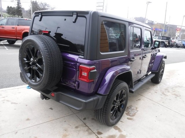 Used 2023 Jeep Wrangler Unlimited Sahara w/ Cold Weather Group image 12
