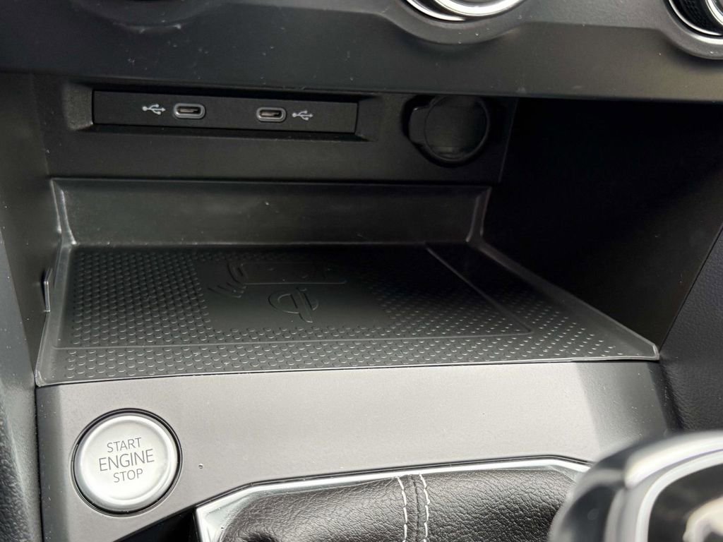 Used 2022 Volkswagen Taos SE image 21