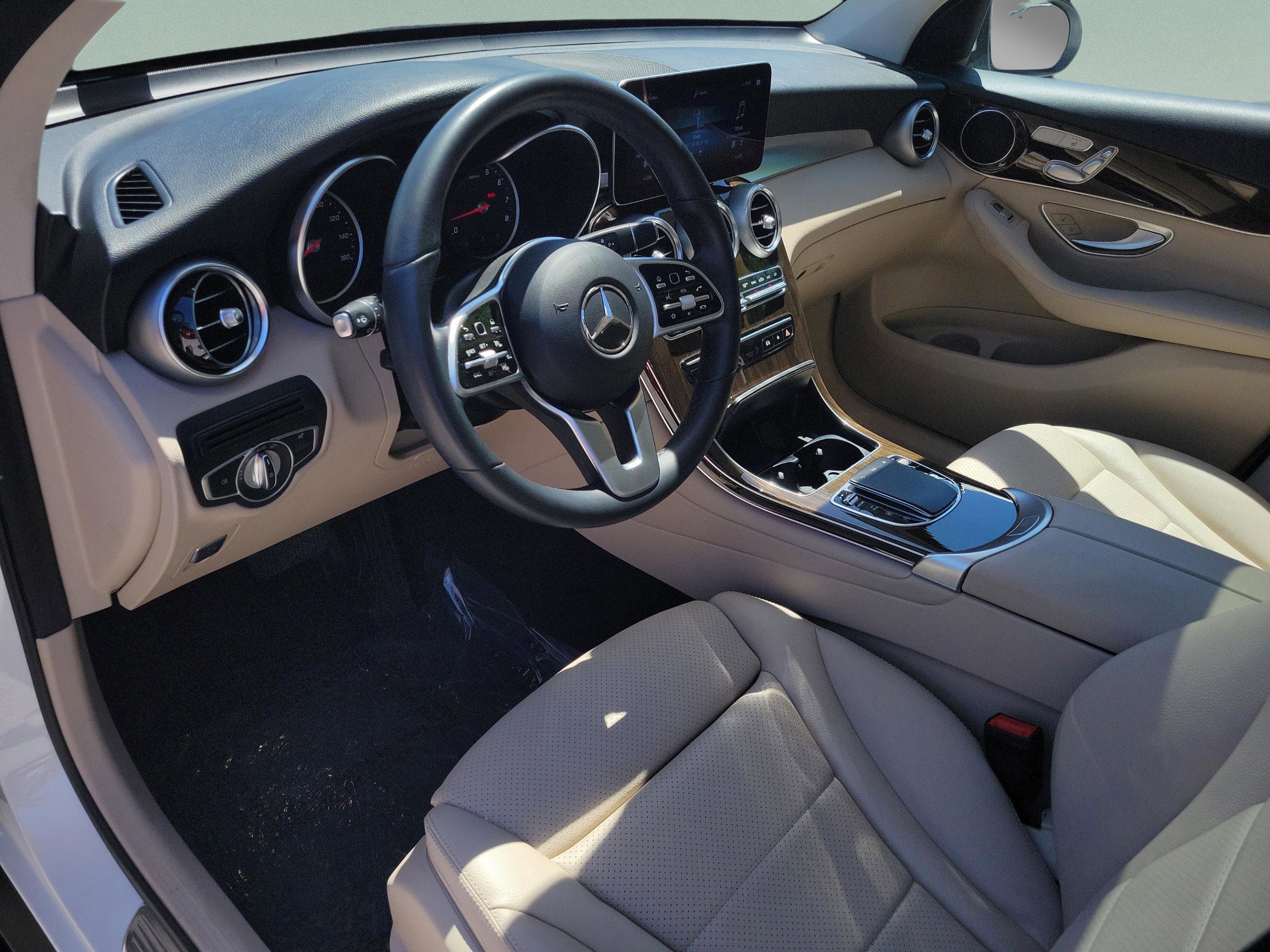 Certified 2022 Mercedes-Benz GLC 300 w/ Premium Package Lite image 18