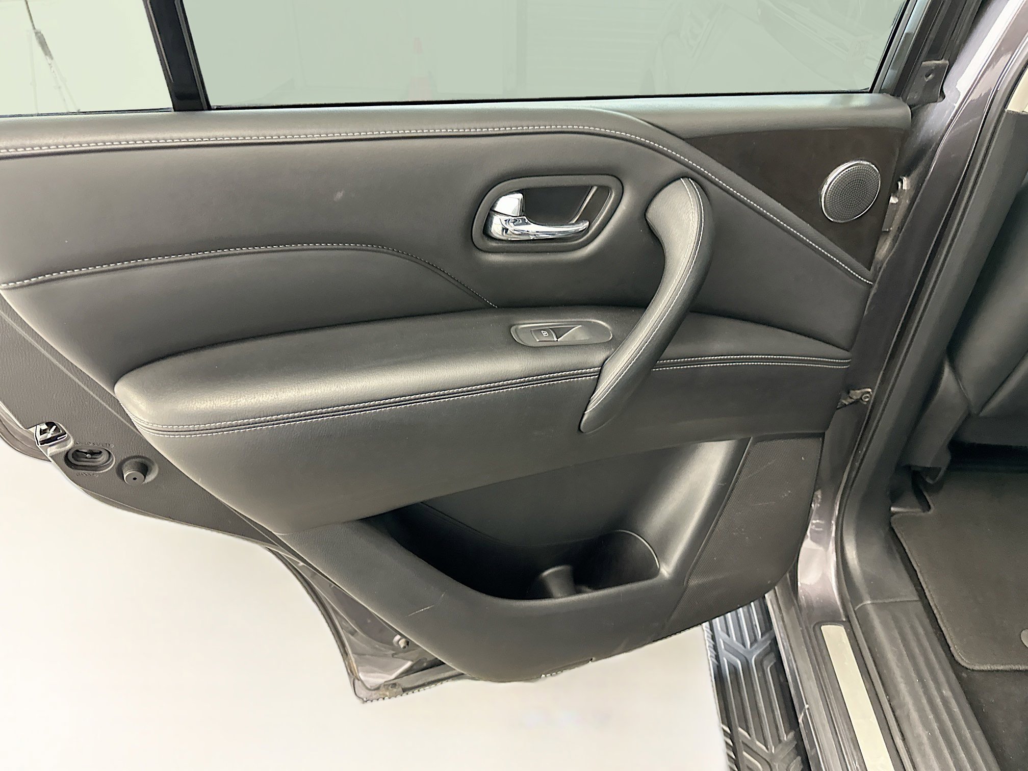 Used 2024 INFINITI QX80 Luxe image 27