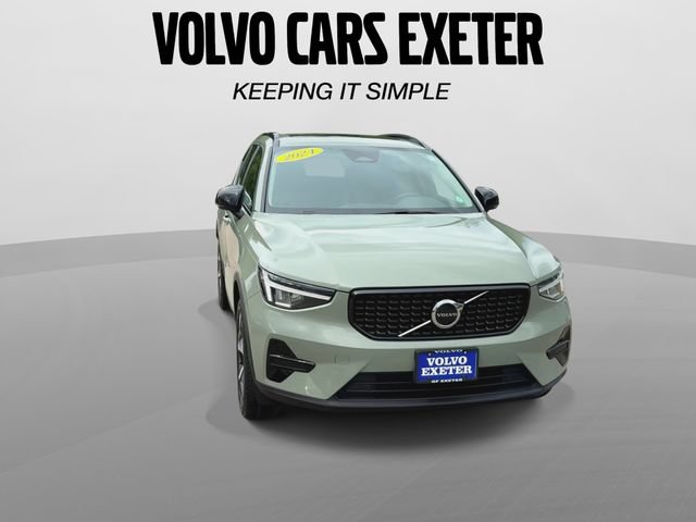 Certified 2024 Volvo XC40 B5 Core AWD/4WD image 3