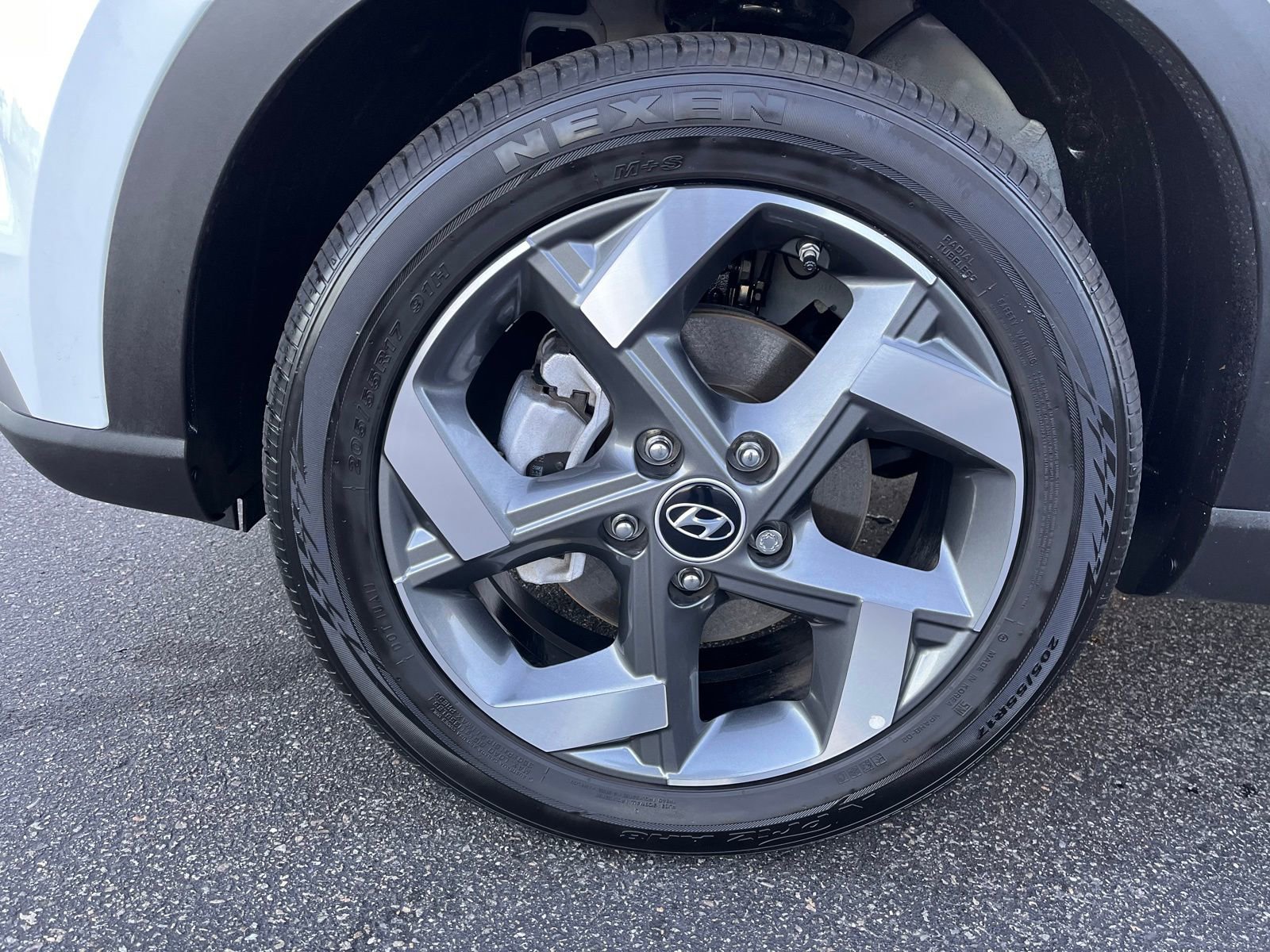 Used 2025 Hyundai Venue SEL image 8