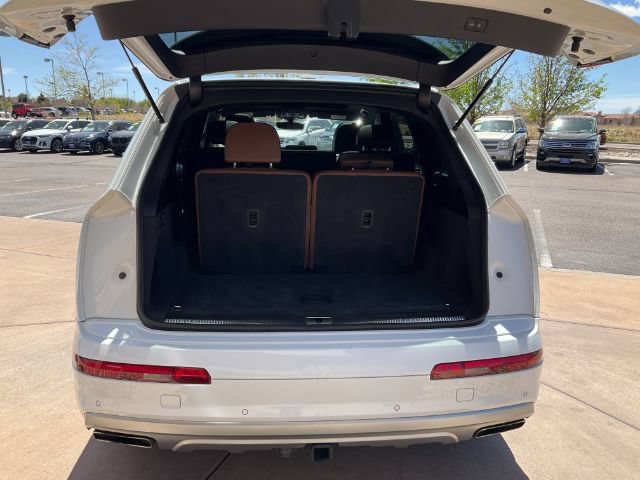Used 2019 Audi Q7 3.0T Premium Plus w/ Premium Plus Package AWD/4WD image 11