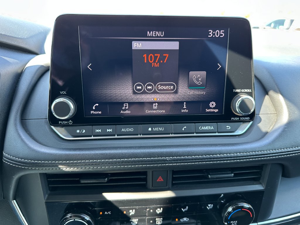 Used 2024 Nissan Rogue S FWD image 25
