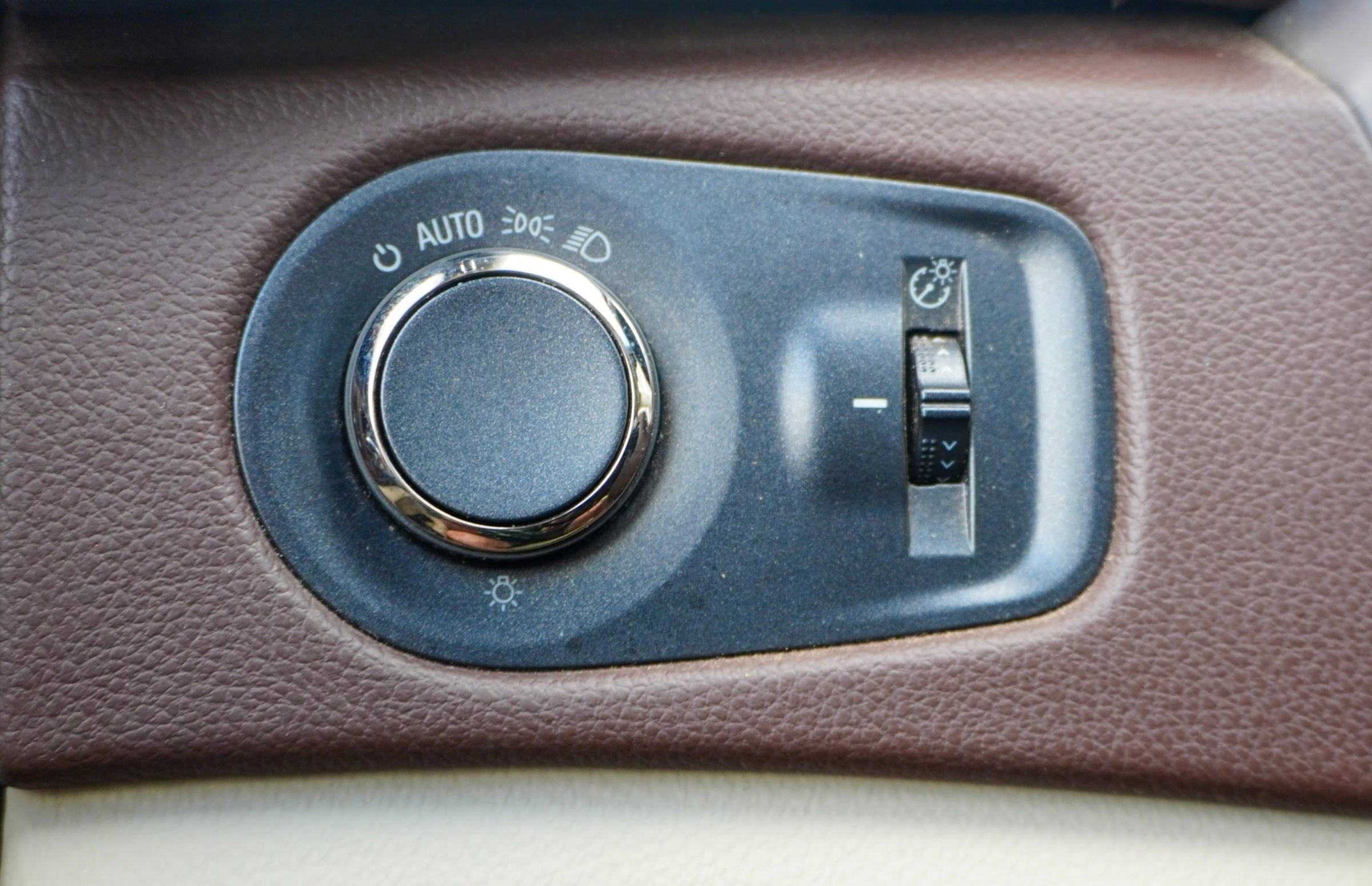 Used 2016 Cadillac SRX Luxury w/ Driver Awareness Package image 35