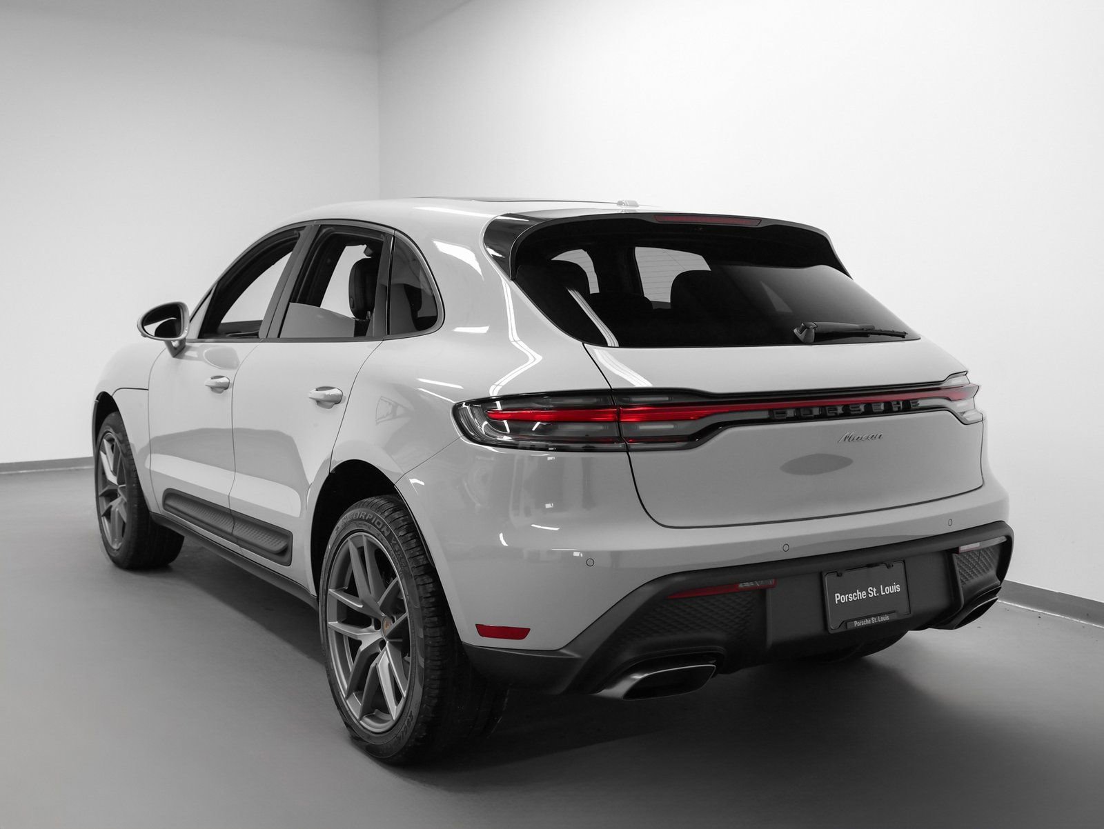 New 2026 Porsche Macan image 3