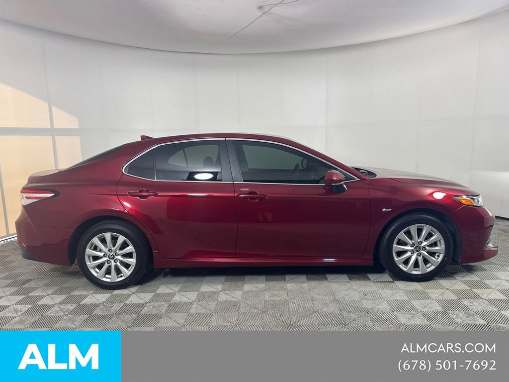 Used 2020 Toyota Camry LE FWD image 5