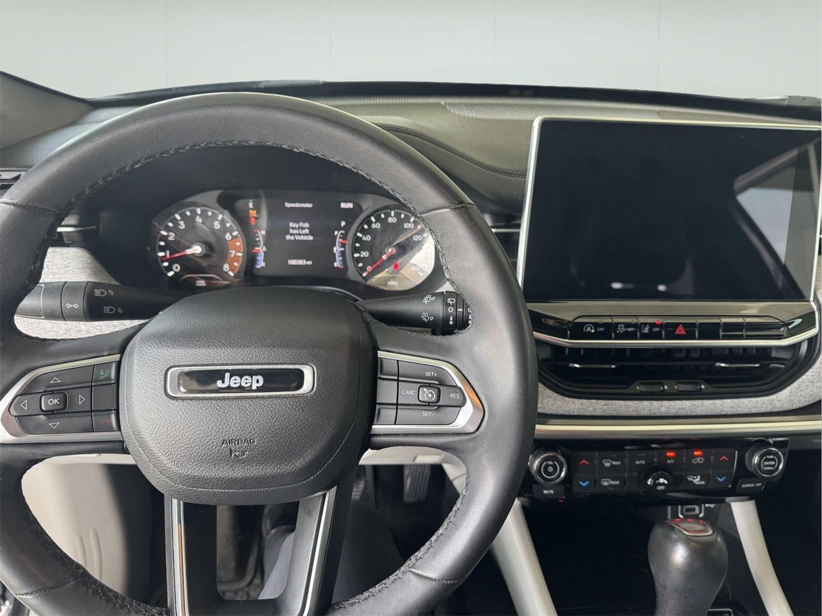 Used 2023 Jeep Compass Latitude w/ Convenience Group AWD/4WD image 16