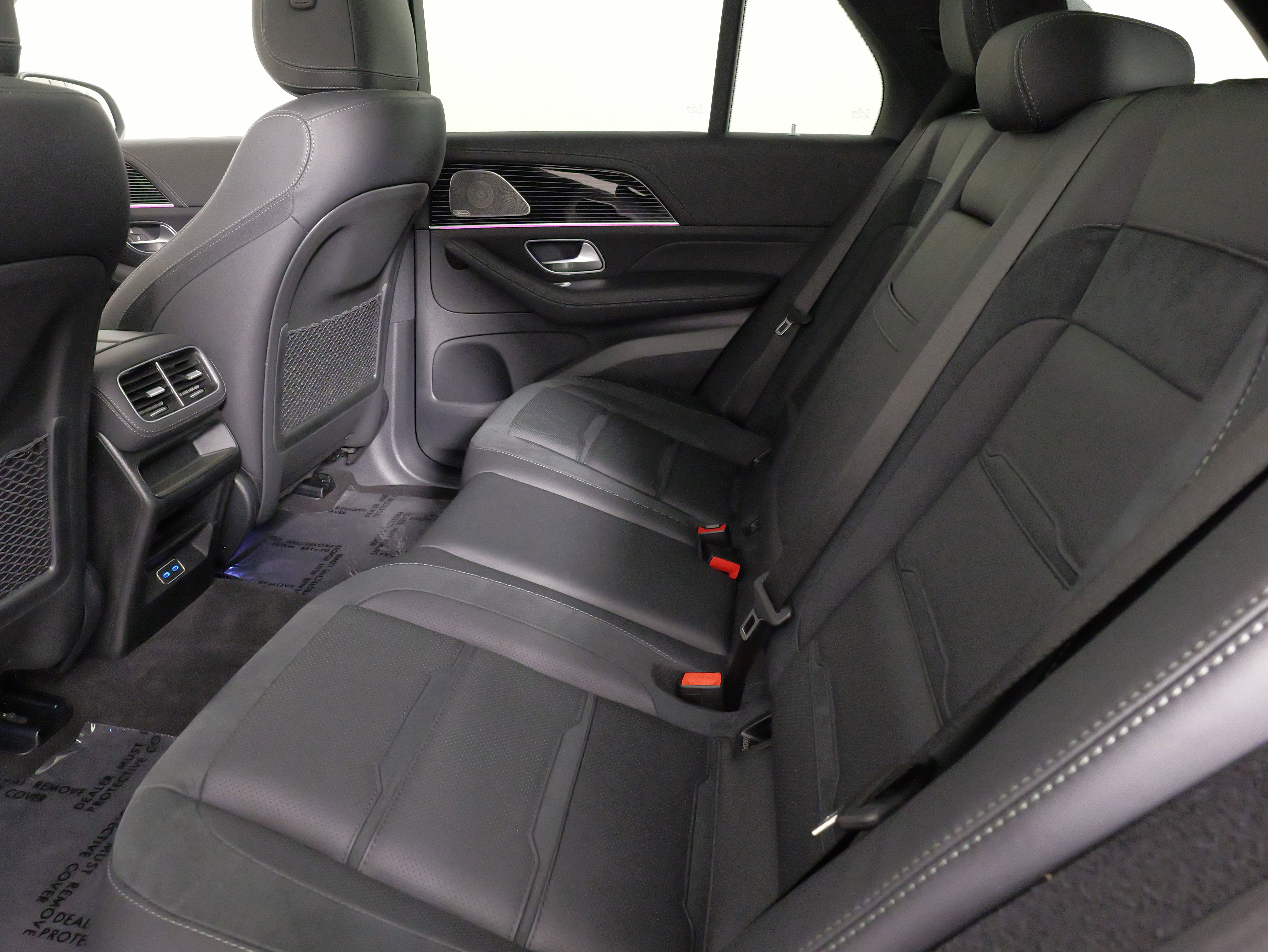 Used 2025 Mercedes-Benz GLE 53 AMG 4MATIC w/ Acoustic Comfort Package image 36