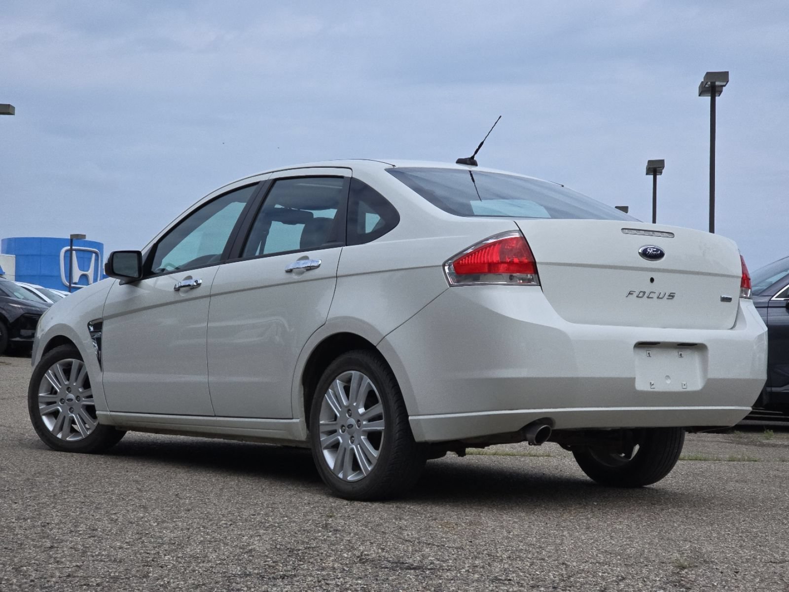 Used 2009 Ford Focus SEL FWD image 13