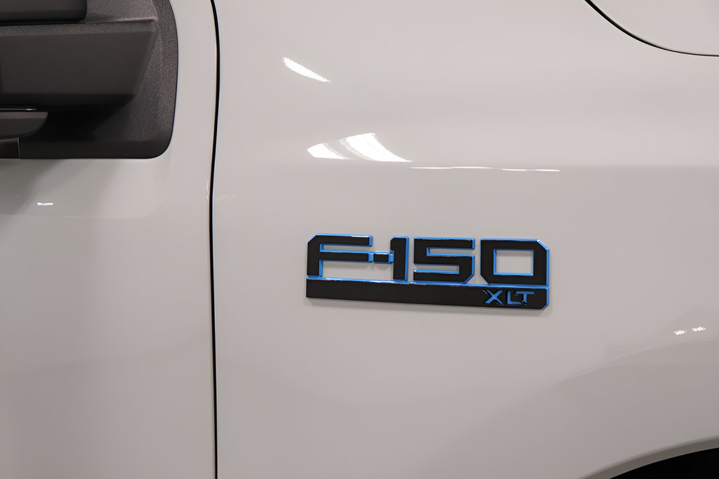 Used 2024 Ford F150 Lightning XLT AWD/4WD image 32