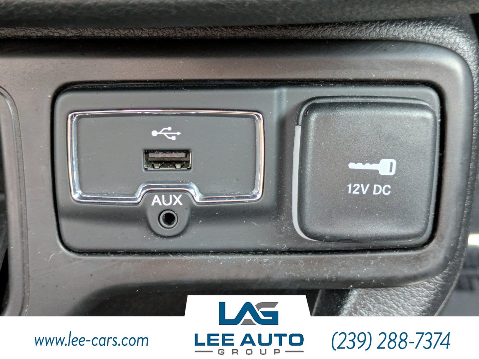 Used 2019 Jeep Renegade Latitude FWD image 24