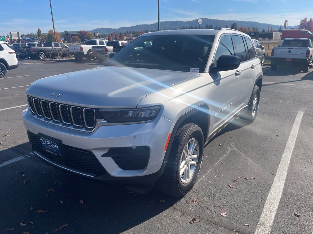 Used 2025 Jeep Grand Cherokee Laredo w/ Luxury Tech Group I