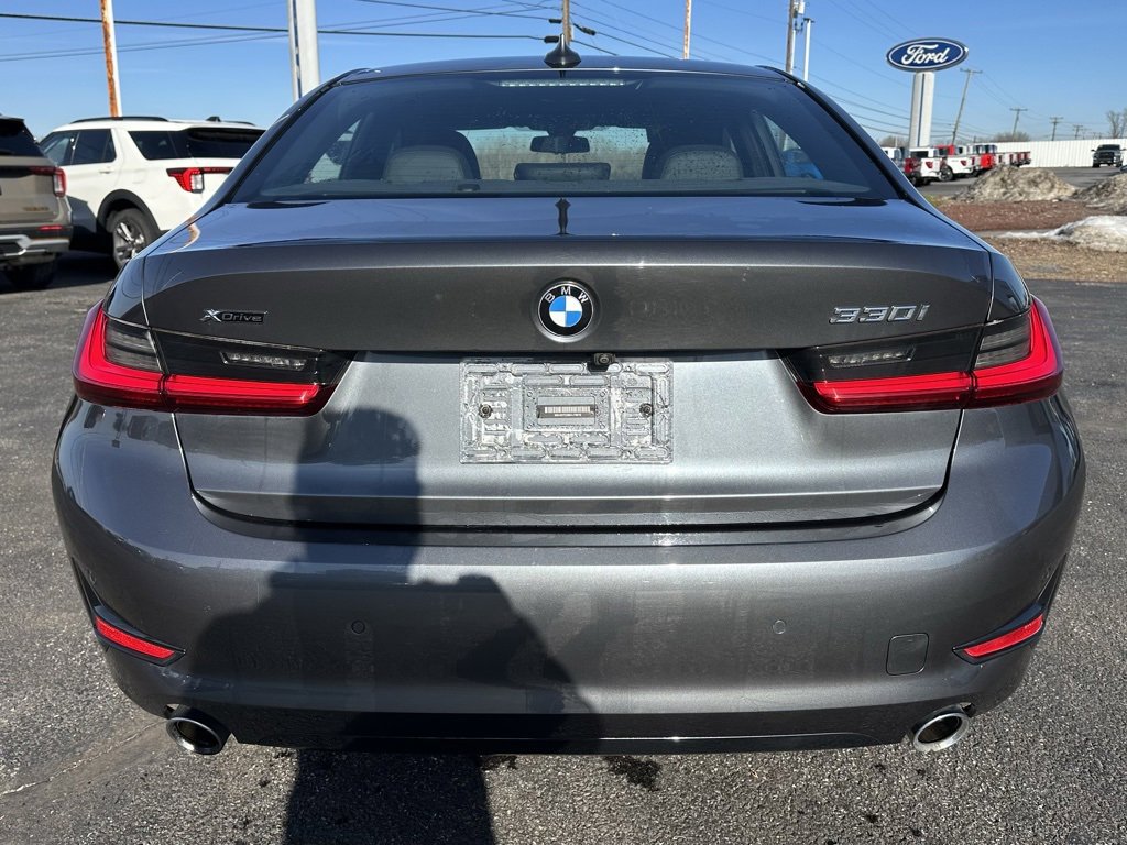Used 2019 BMW 330i xDrive Sedan w/ Convenience Package image 4