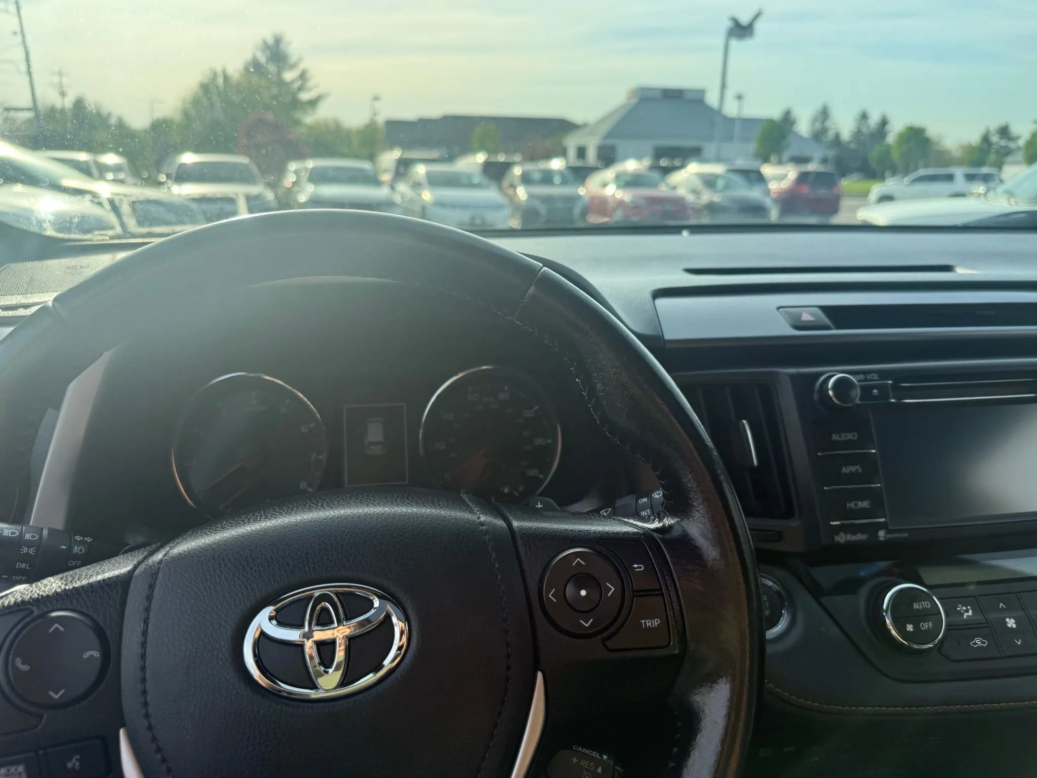 Used 2016 Toyota RAV4 SE image 14