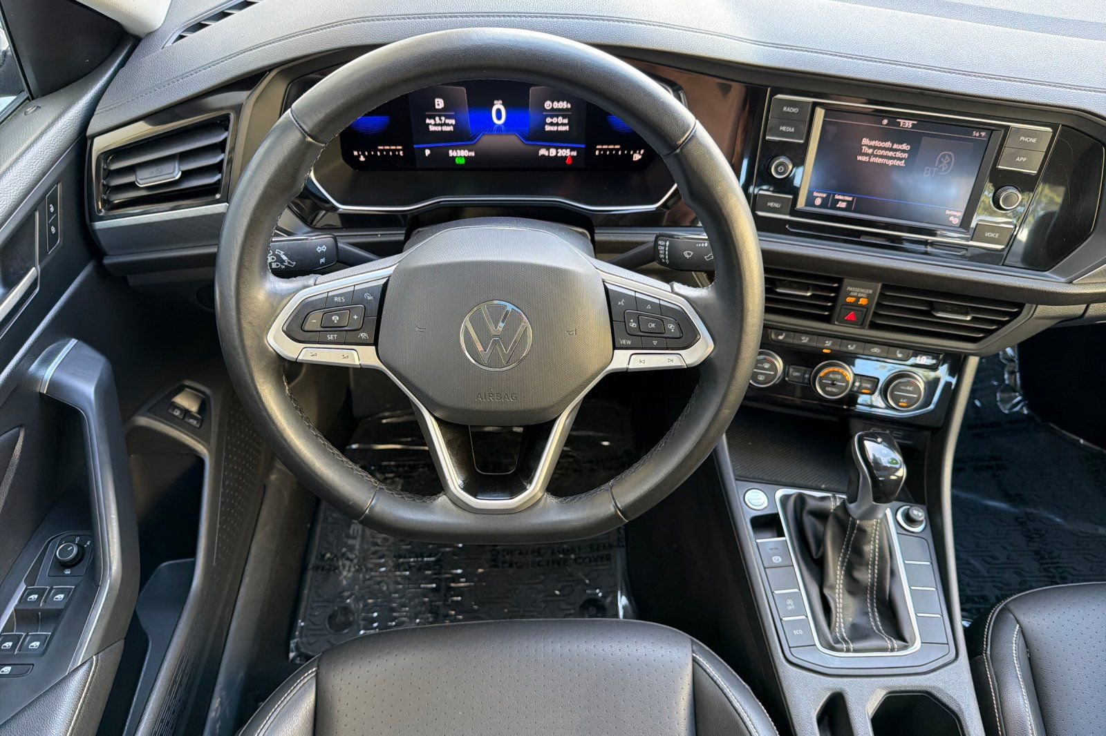 Used 2022 Volkswagen Jetta SE FWD image 11