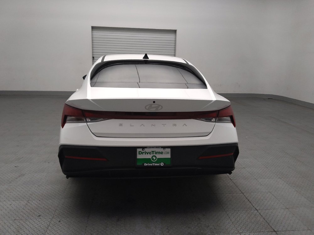 Used 2024 Hyundai Elantra SE FWD image 6