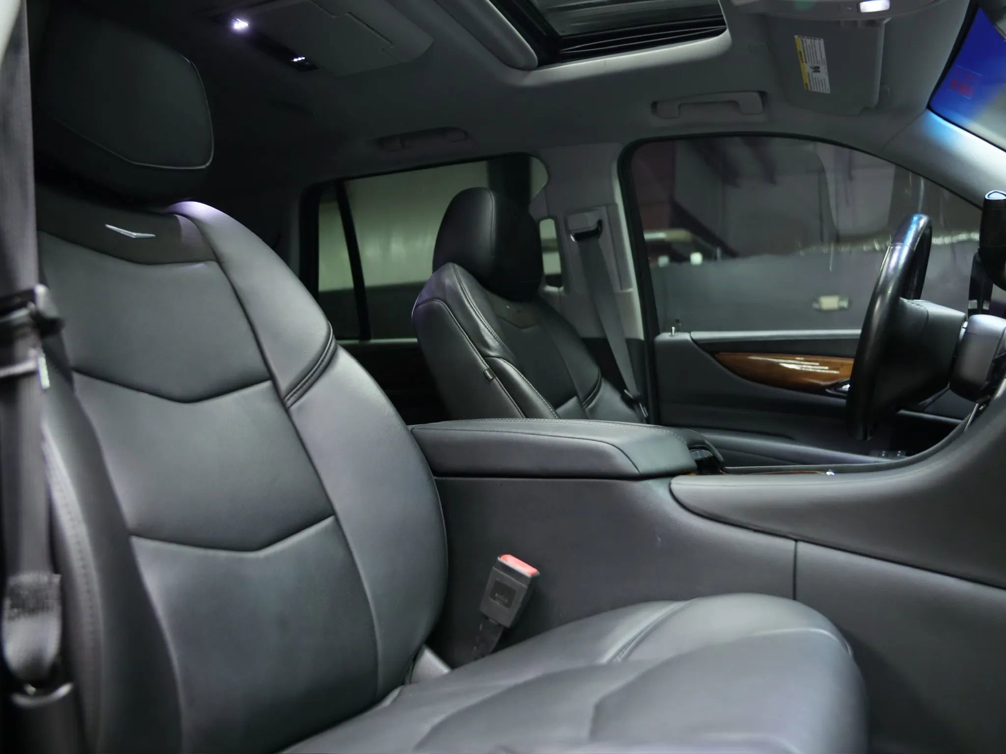 Used 2017 Cadillac Escalade Luxury image 26