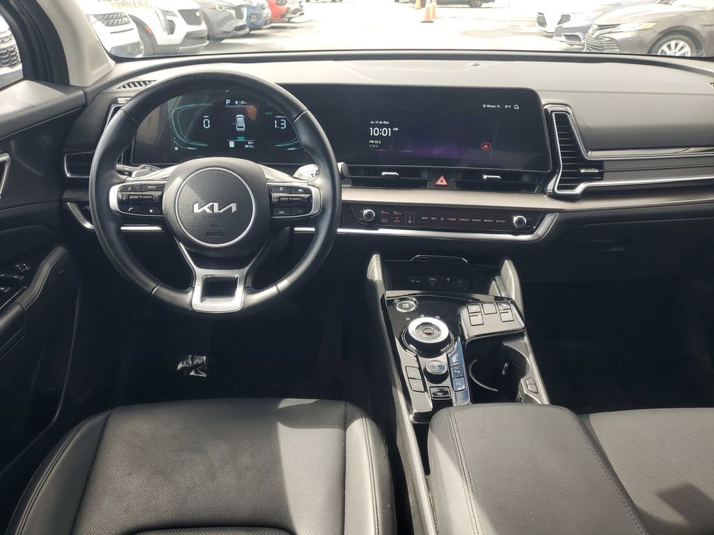 Used 2025 Kia Sportage EX image 9