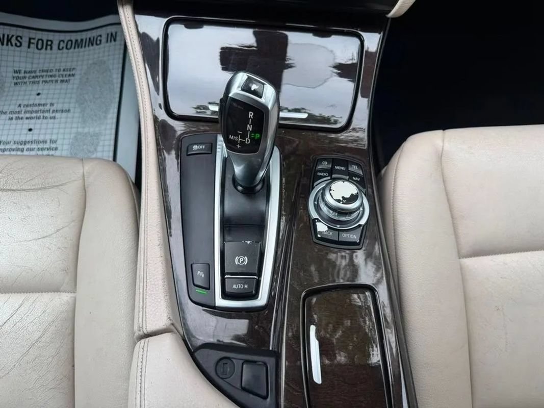 Used 2011 BMW 528i Sedan RWD image 22