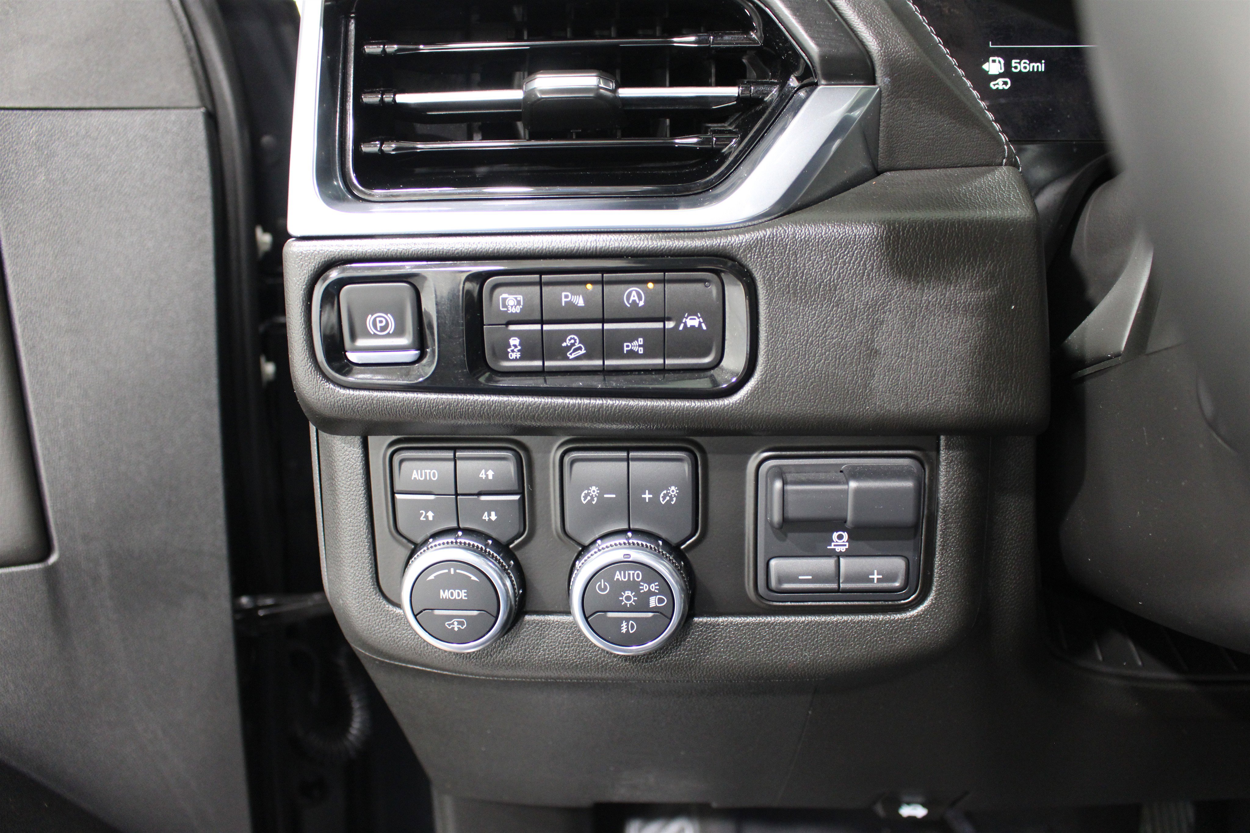 Used 2025 GMC Yukon Denali w/ Denali Reserve Package image 10