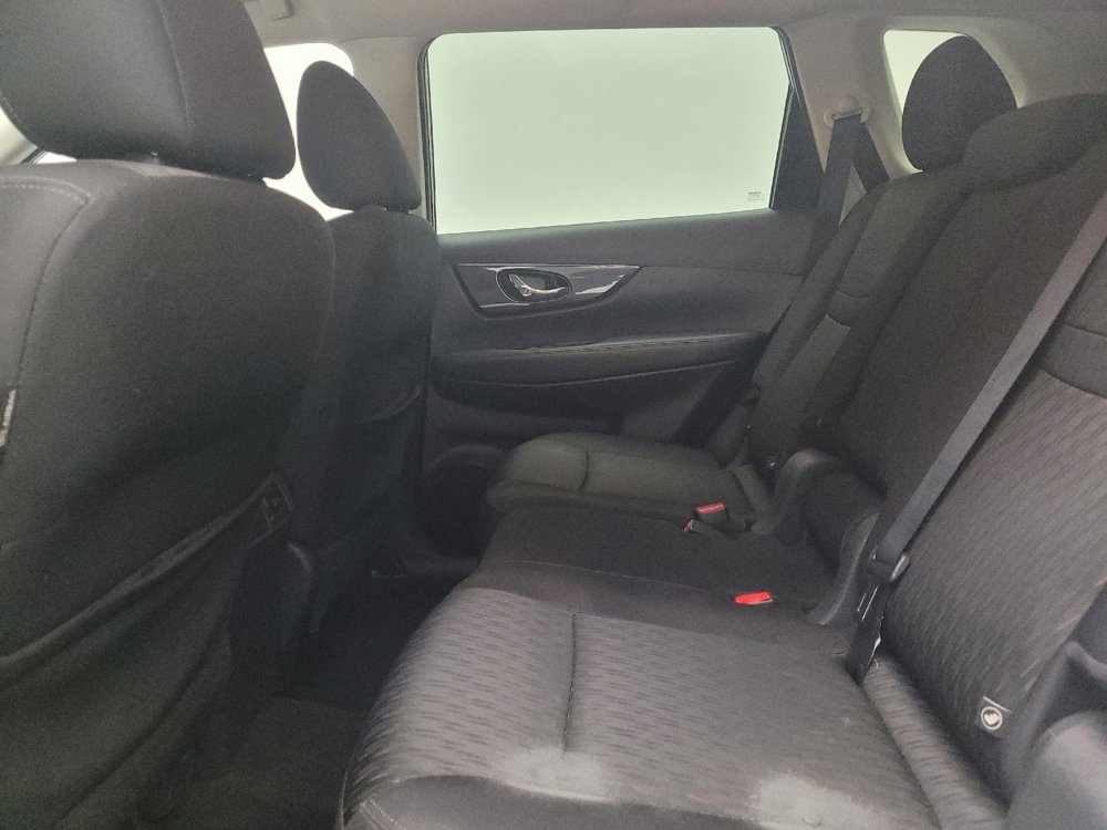 Used 2018 Nissan Rogue SV image 18