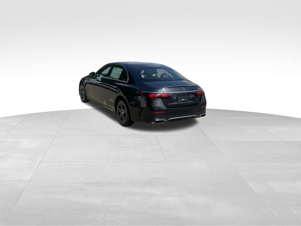 Used 2026 Mercedes-Benz E 350 4MATIC Sedan image 3