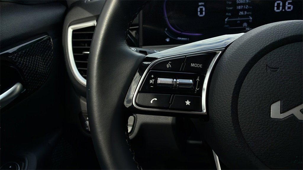 Certified 2025 Kia Seltos S image 26