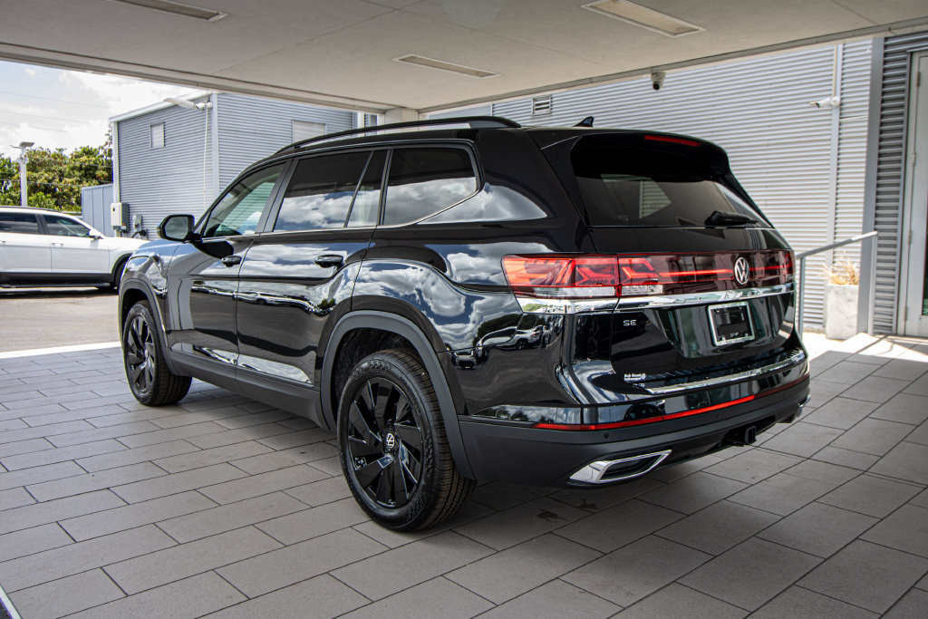New 2026 Volkswagen Atlas SE FWD image 14