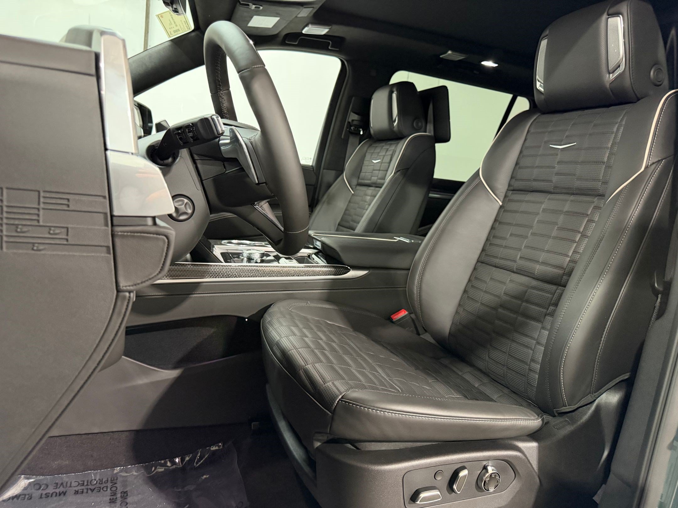 New 2026 Cadillac Escalade ESV V w/ LPO, ONYX Package AWD/4WD image 4