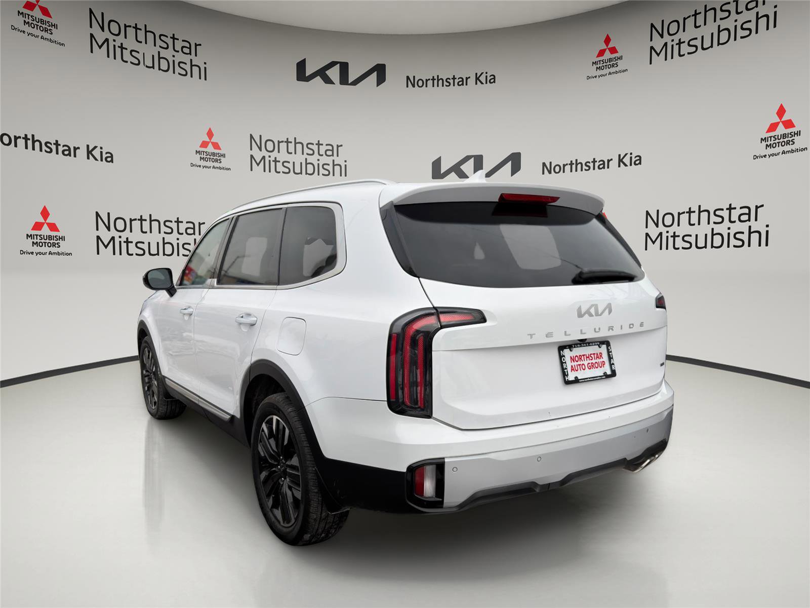 Used 2023 Kia Telluride SX image 2