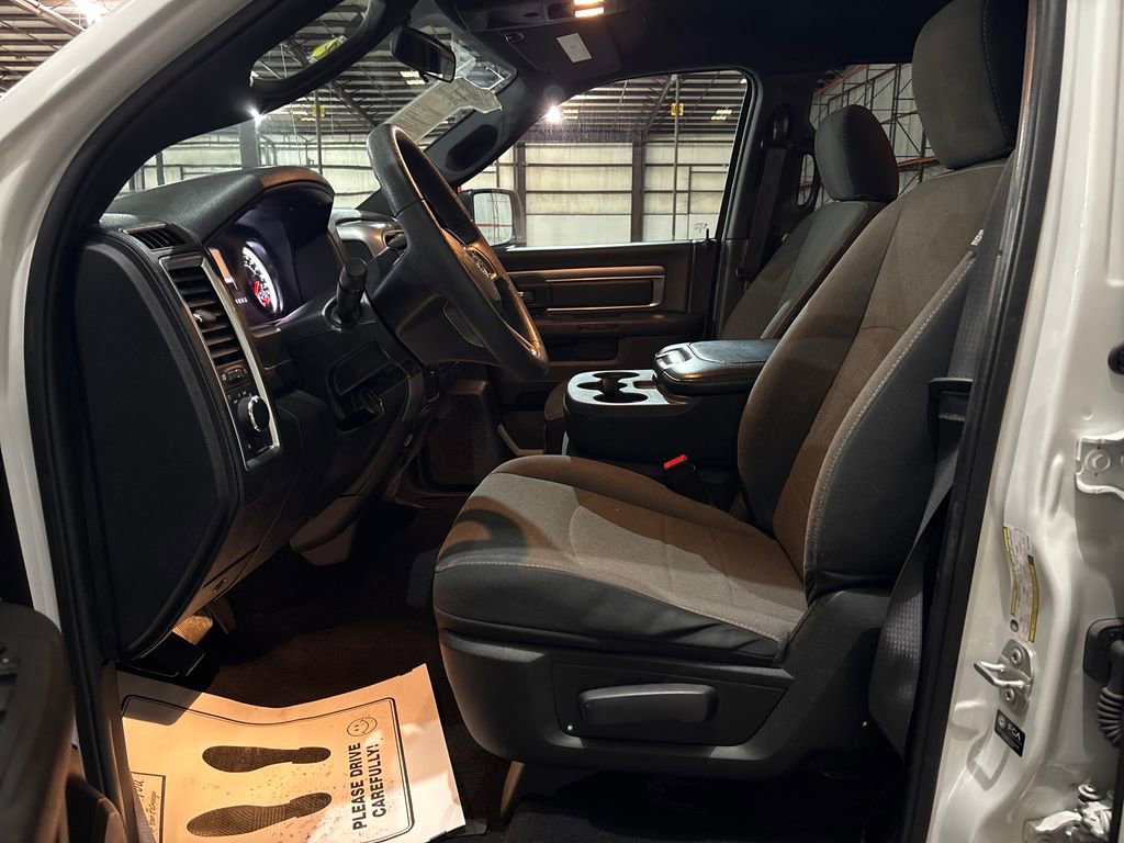 Used 2024 RAM 1500 Classic Warlock RWD image 9