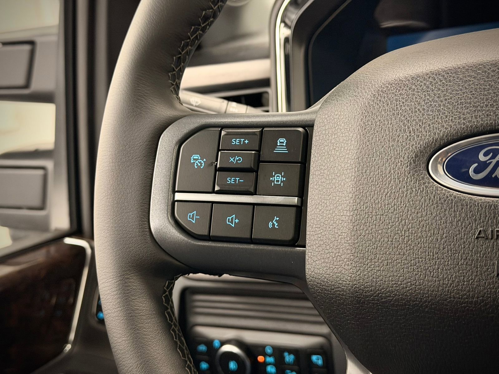 New 2026 Ford F250 Lariat w/ Lariat Ultimate Package image 38