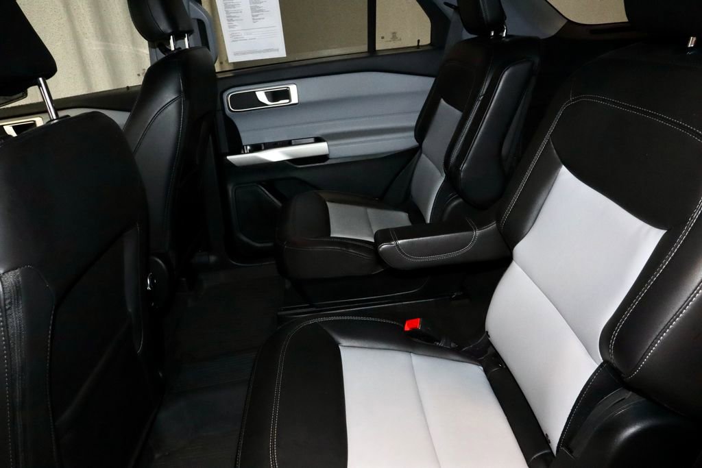 Certified 2024 Ford Explorer XLT w/ Equipment Group 202A AWD/4WD image 22