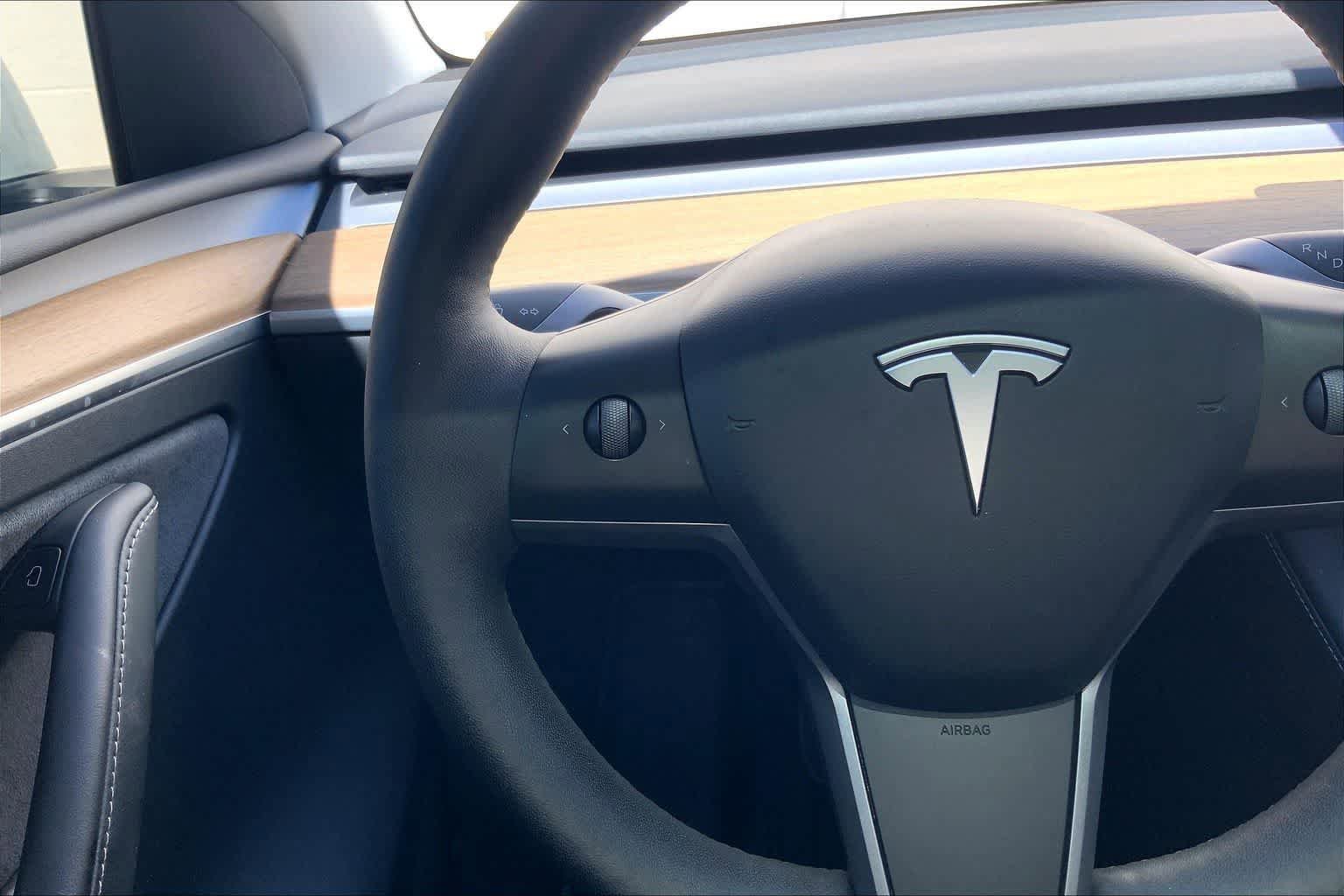 Used 2023 Tesla Model Y Long Range AWD/4WD image 25