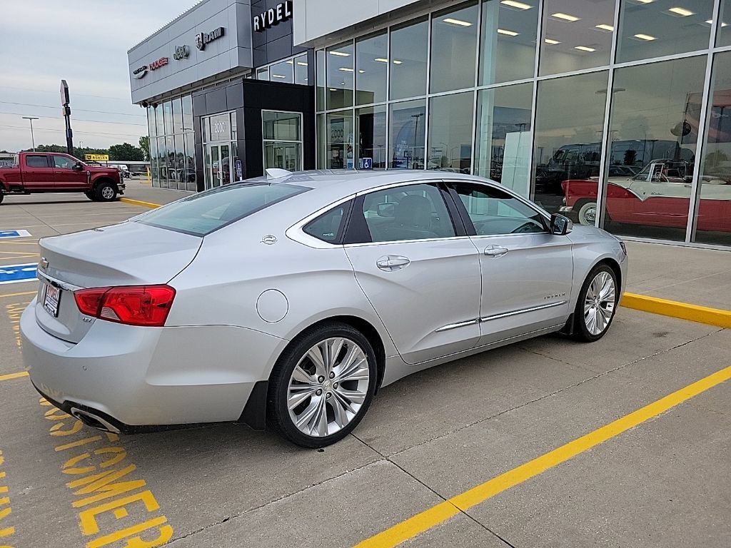 Used 2016 Chevrolet Impala LTZ w/ Enhanced Convenience Package FWD image 3