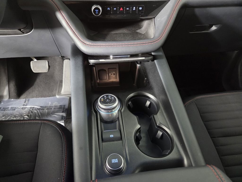 Used 2025 Ford Explorer ST-Line w/ ST-Line Street Pack AWD/4WD image 21