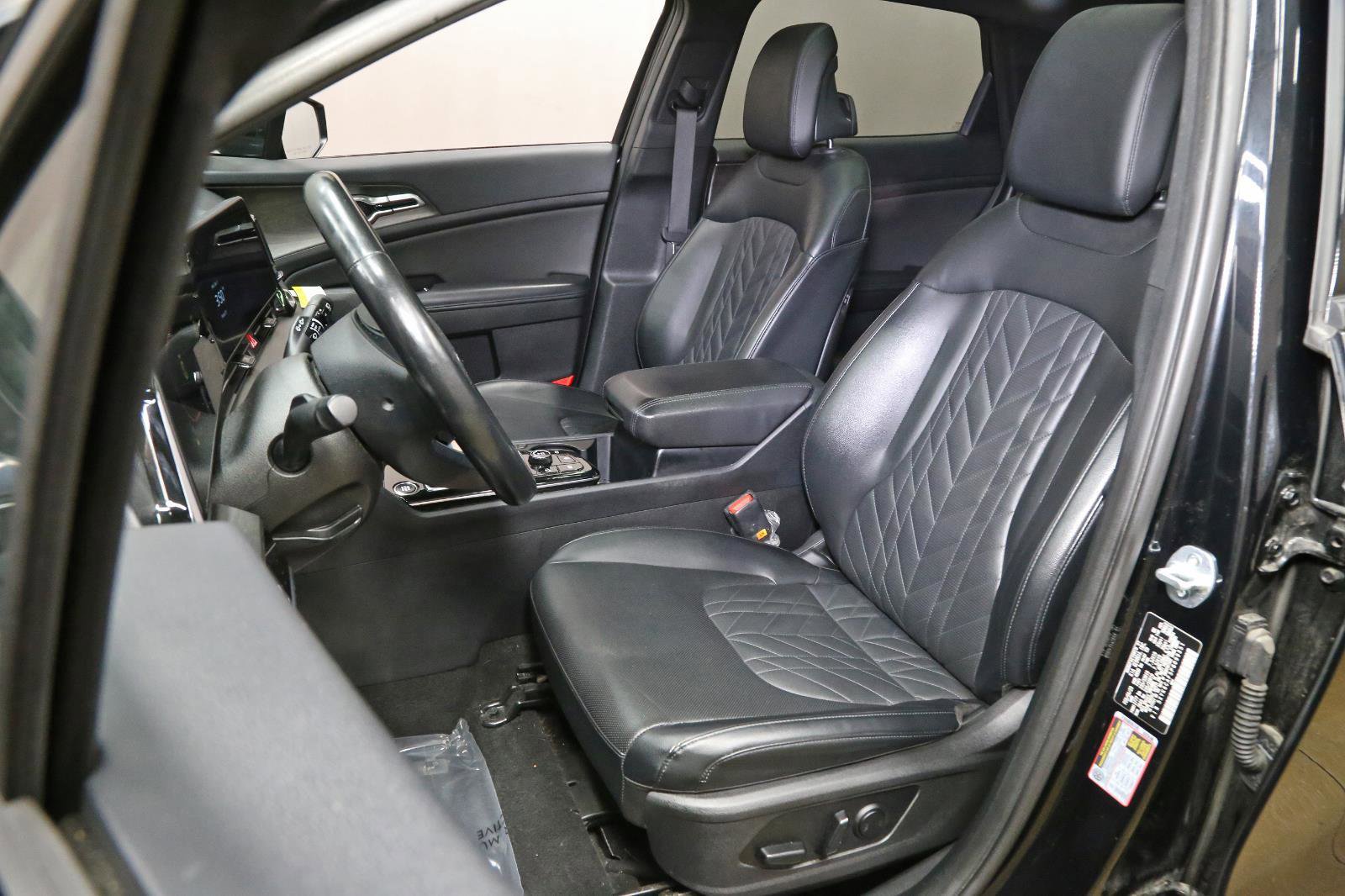 Used 2023 Kia Sportage X-Line w/ X-Line Premium Package image 4